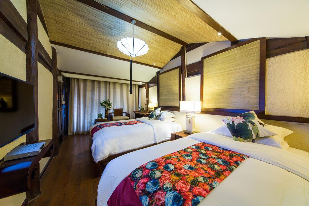 Lijiang Yuntian Palace Hotel Exterior photo
