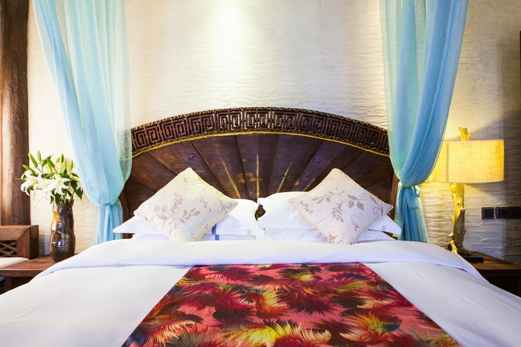 Lijiang Yuntian Palace Hotel Room photo