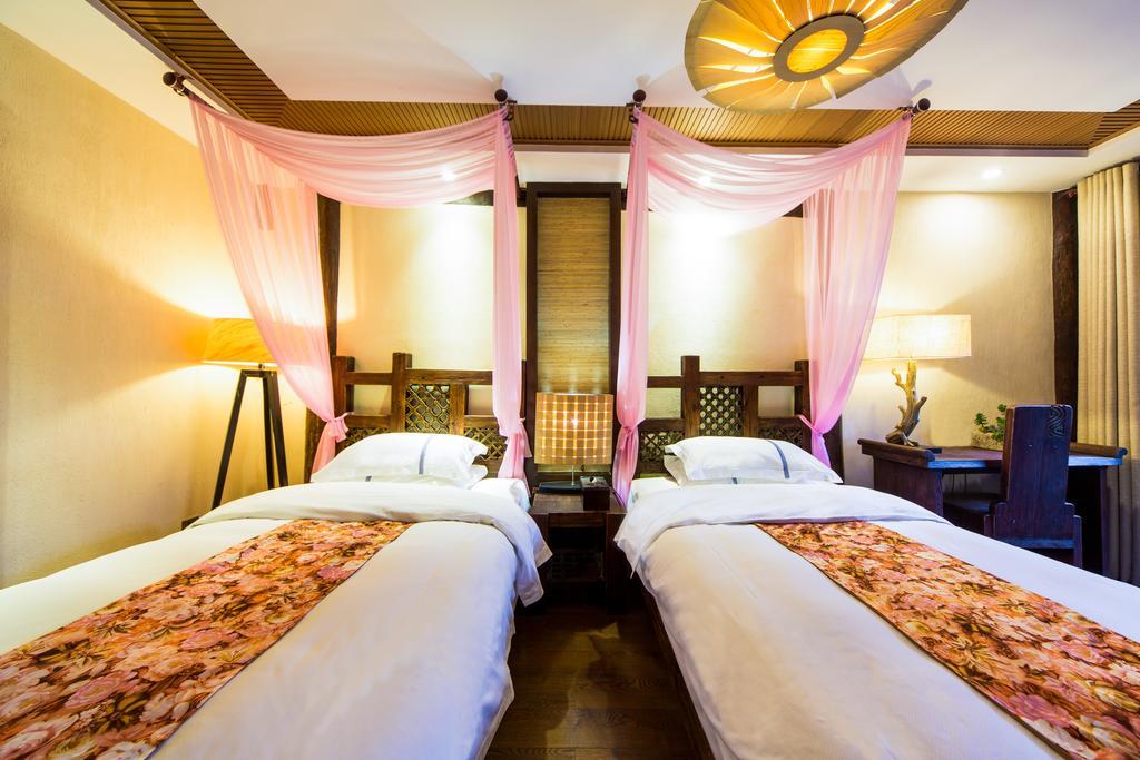 Lijiang Yuntian Palace Hotel Room photo